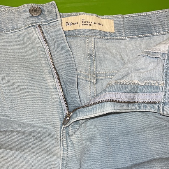 Gap super high rise jean short - Picture 3 of 3